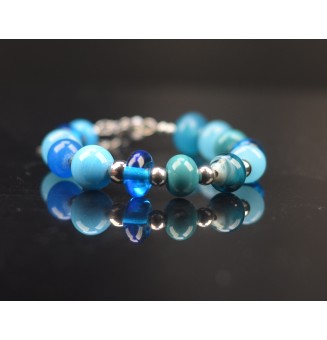 Bracelet en perles de verre BLEU – Élégance et originalité (15 - 16.5 cm)