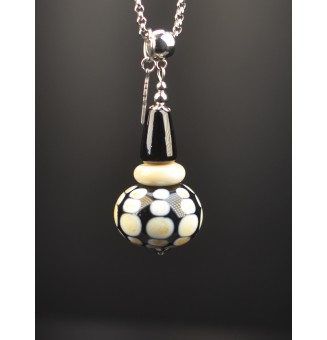 Collier "ivoire et noir" en...