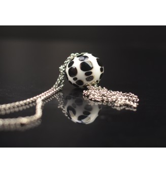 Collier Long Épuré avec Perle blenc/noir ,  en Verre Filé – Liloo Créations  76 cm