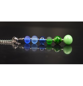 Collier "Éclat de Joie" "bleu / vert" en perles de verre filé - acier inoxydable
