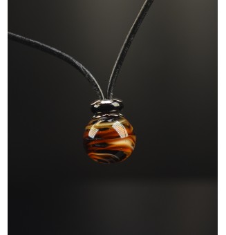 Collier en cuir avec perles...