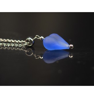 collier COEUR 42 + 3 cm "bleu givré" perles de verre filé au chalumeau