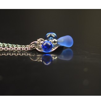 collier COEUR 44 + 3 cm "divers bleus" perles de verre filé au chalumeau