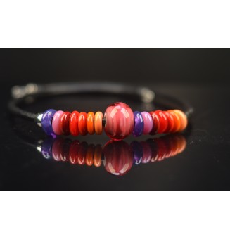 collier multicolore 44+3 cm avec perles de verre cuir noir