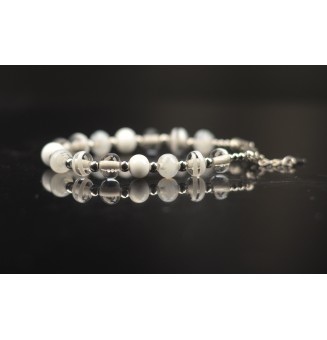 Bracelet blanc en perles de verre filé – Un éclat de couleurs à votre poignet (16 / 17 cm)