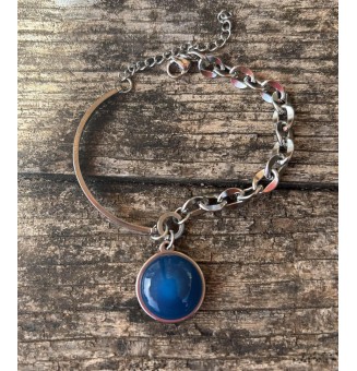Bracelet demi-jonc en acier inoxydable avec cabochon en verre filé – Bleu & Vert
