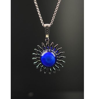 Collier Soleil bleu intense...