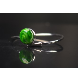 Bracelet pliable en acier inoxydable – Cabochon vert Rosetta en verre filé
