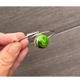 Bracelet pliable en acier inoxydable – Cabochon vert Rosetta en verre filé