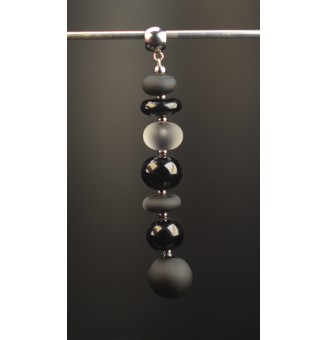 pendentif pour collier "noir" avec perles de verre sur beliere acier inoxydable
