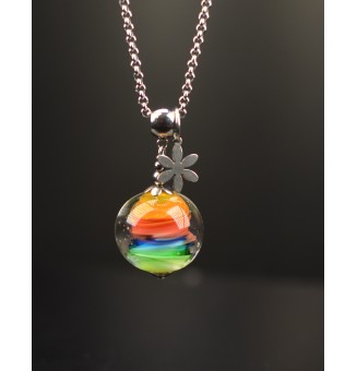 Collier "multicolore" en Perles de Verre et acier inoxydable, breloque fleur
