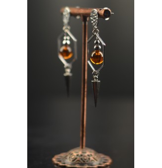 Boucles d'Oreilles en Perles de Verre Ambre – Élégance et Modernité