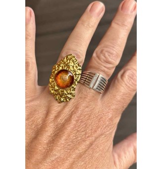 Bague réglable femme en acier inoxydable martelé avec cabochon en verre filé – bijou artisanal fait main Liloo Créations