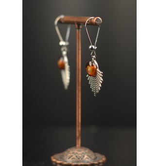 Boucles d’oreilles demi soleil en cabochon de verre filé – l’éclat du dégradé ambré