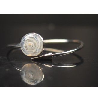 Bracelet pliable en acier inoxydable – Cabochon BLANC en verre filé - pour petits poignets