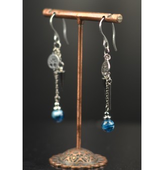 Boucles d'Oreilles en Perles de Verre bleu pétrole  – Élégance et Modernité