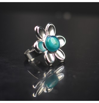 Bague fleur acier inoxydable – Cabochon en verre bleu vert