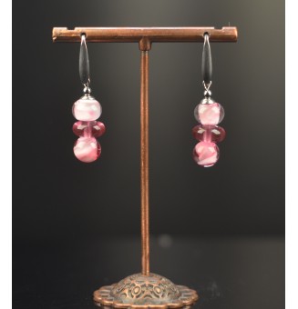 Boucles d’oreilles en acier inoxydable et perles de verre filé – Modèle « Trio de Lumière »