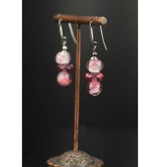 Boucles d’oreilles en acier inoxydable et perles de verre filé – Modèle « Trio de Lumière »