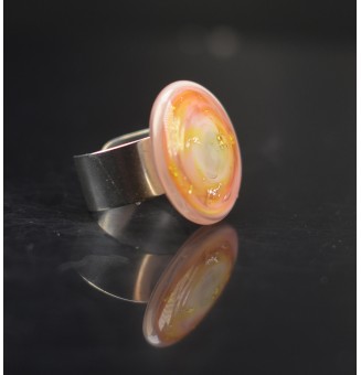Bague réglable en acier inoxydable – Cabochon en verre filé artisanal ROSE, feuille d’argent (pièce unique)