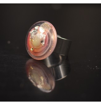 Bague réglable en acier inoxydable – Cabochon en verre filé artisanal ROSE, feuille d’argent (pièce unique)