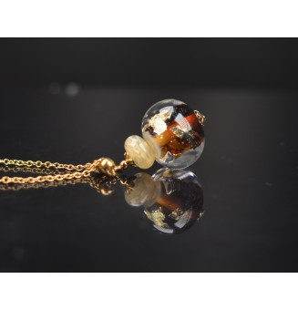 Collier long en perles artisanales en verre filé – Dégradé ambré & feuille d’argent