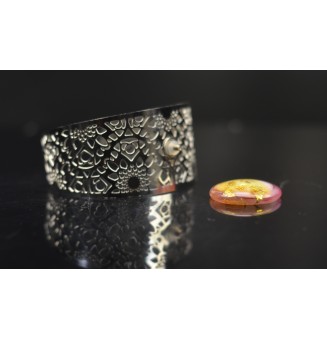 Bracelet Manchette Ajustable avec Cabochon Rose & Feuille d’Or – Pièce Unique en Verre Filé