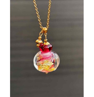 Collier long doré – Perle de verre rose et feuille d'or & breloque