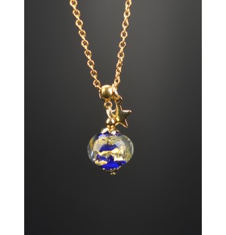Collier court doré avec perle de verre bleu et or – Création artisanale