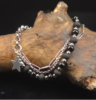 Bracelet multi-rangs en acier inoxydable et perles de verre filé – Modèle Unique