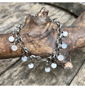 Bracelet Charms en Verre Filé – Éclat blanc et Modularité