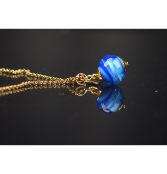 Collier court en perle de verre filé – Tons de bleu - acier inoxydable doré