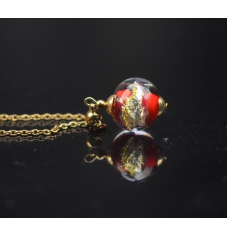 Collier court en acier inoxydable doré & perle de verre Rouge et or – Création artisanale