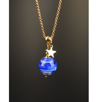 Collier court en acier inoxydable doré & perle de verre bleue – Création artisanale