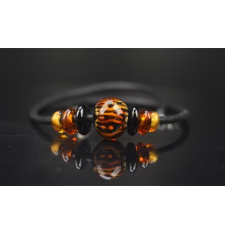 collier LEOPARD 45+3 cm avec perles de verre cuir noir - creation artisanale
