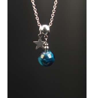 Collier court bleu pétrole...