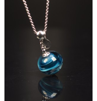 Collier long bleu pétrole – Grosse perle artisanale 2,1 cm & breloque arbre de vie