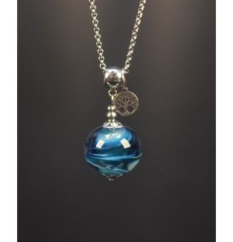 Collier long bleu pétrole – Grosse perle artisanale 2,1 cm & breloque arbre de vie