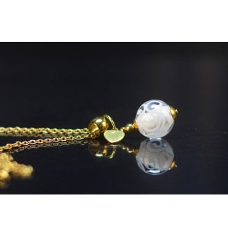 Un souffle de nuage BLANC – Collier artisanal Liloo Créations - perles de verre filé - acier inoxydable doré