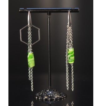 Boucles d’oreilles dépareillées vert rosetta – Tubes en verre filé & acier inoxydable