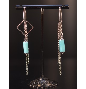 Boucles d’oreilles dépareillées BLEUES – Tubes en verre filé & acier inoxydable