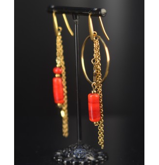Boucles d’oreilles dépareillées "Rouge" – Tubes en verre filé & acier doré