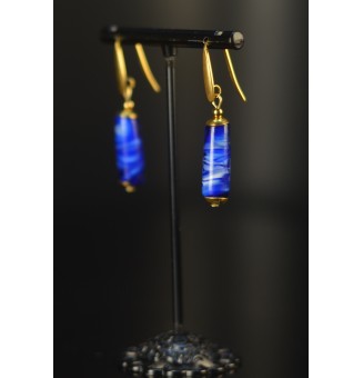 Boucles d’oreilles bleu intense – Tubes en verre filé & acier inoxydable doré