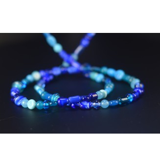 Sautoir d’Exception – Nuances de Bleu – 123 Perles de Verre Filé – Pièce Unique