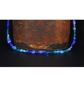 Sautoir d’Exception – Nuances de Bleu – 123 Perles de Verre Filé – Pièce Unique