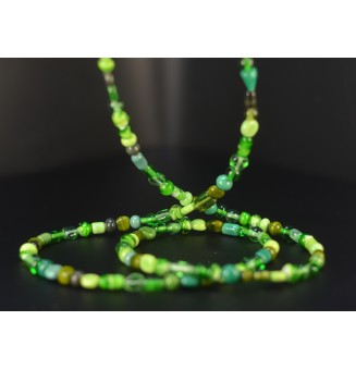 Sautoir d’Exception – Nuances de Vert – 129 Perles de Verre Filé – Pièce Unique
