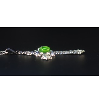 Collier Croix Lumineuse – Cabochon Verre Filé Vert rosetta – Acier Inoxydable & Plaquage Argent