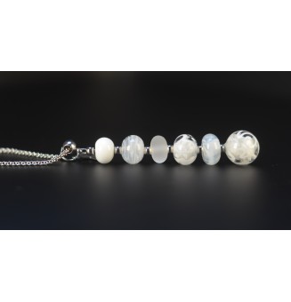 Collier blanc Élégance –...