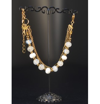 Bracelet multi-rangs en acier inoxydable DORE et perles de verre filé – Modèle Unique