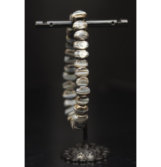 Bracelet élastique en perles de verre filé couleur pierre – Création artisanale unique